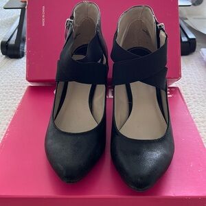 Madeline black pumps size 7.5